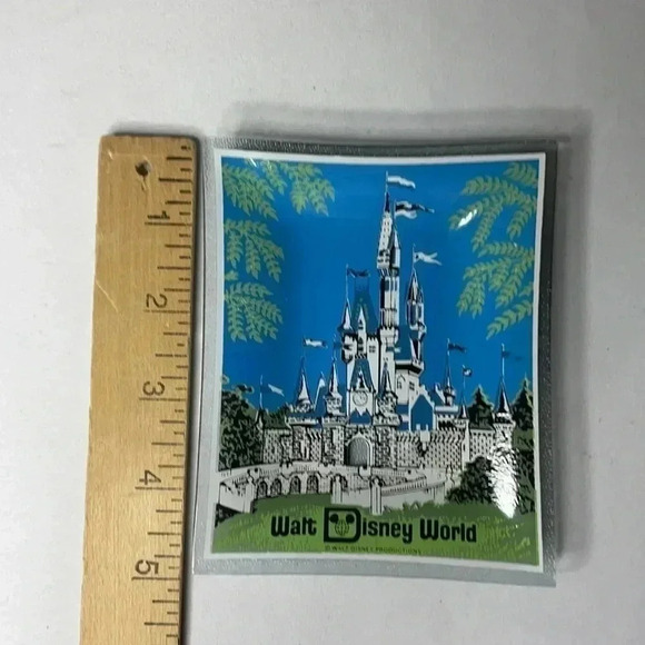 Vintage Walt Disney World Glass Ashtray Change Tray 1970’s Castle - Picture 9 of 9